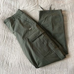 NWT Nike SB Kearny Cargo Pant Medium Olive